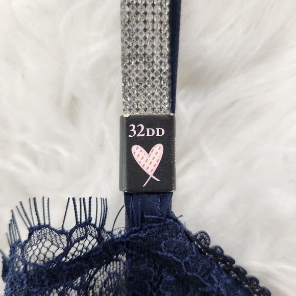 Victoria's Secret Dream Angels. Push up without padding. Lace. Rhinestone straps - Picture 6 of 7